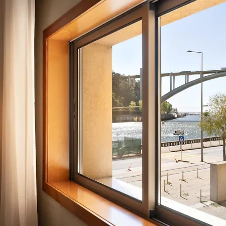 Ouro Views To Douro River *