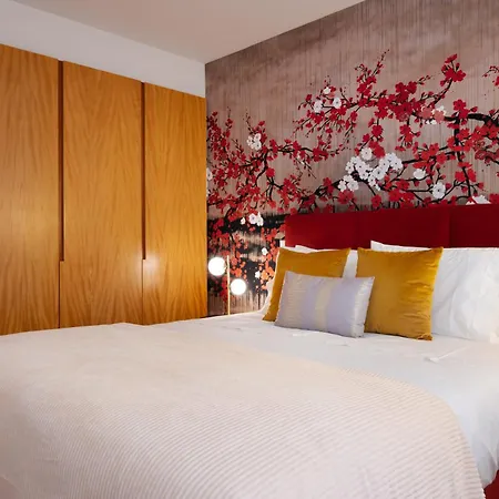 Ouro Views To Douro River