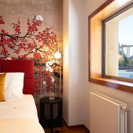 Ouro Views To Douro River *