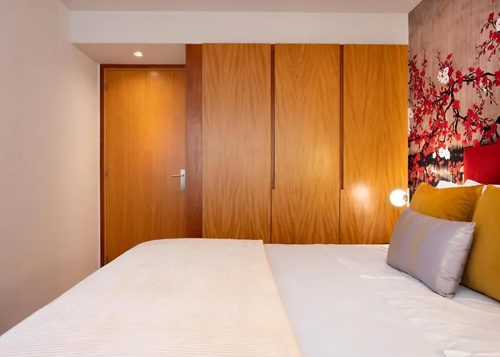 Ouro Views To Douro River