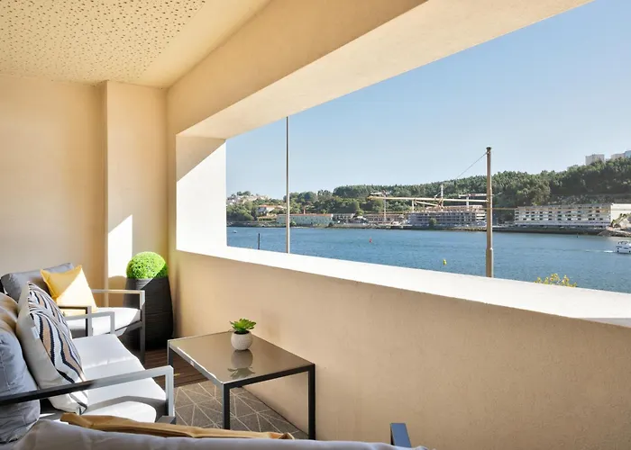 Ouro Views To Douro River *