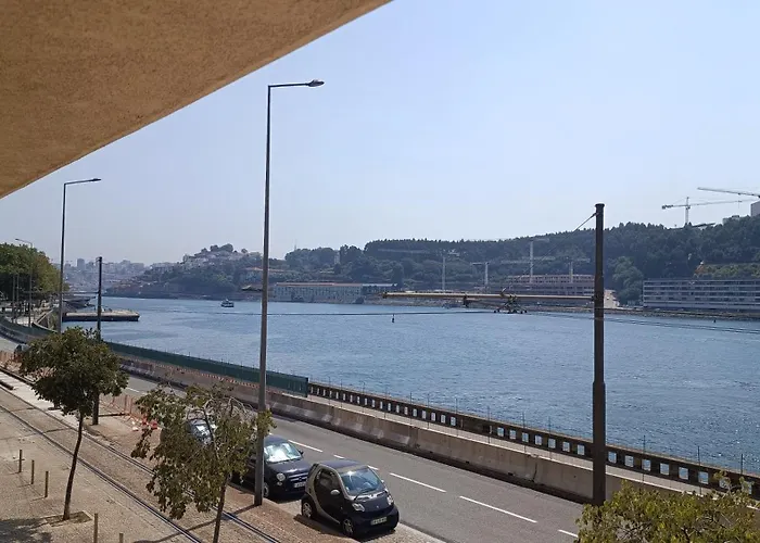 Ouro Views To Douro River